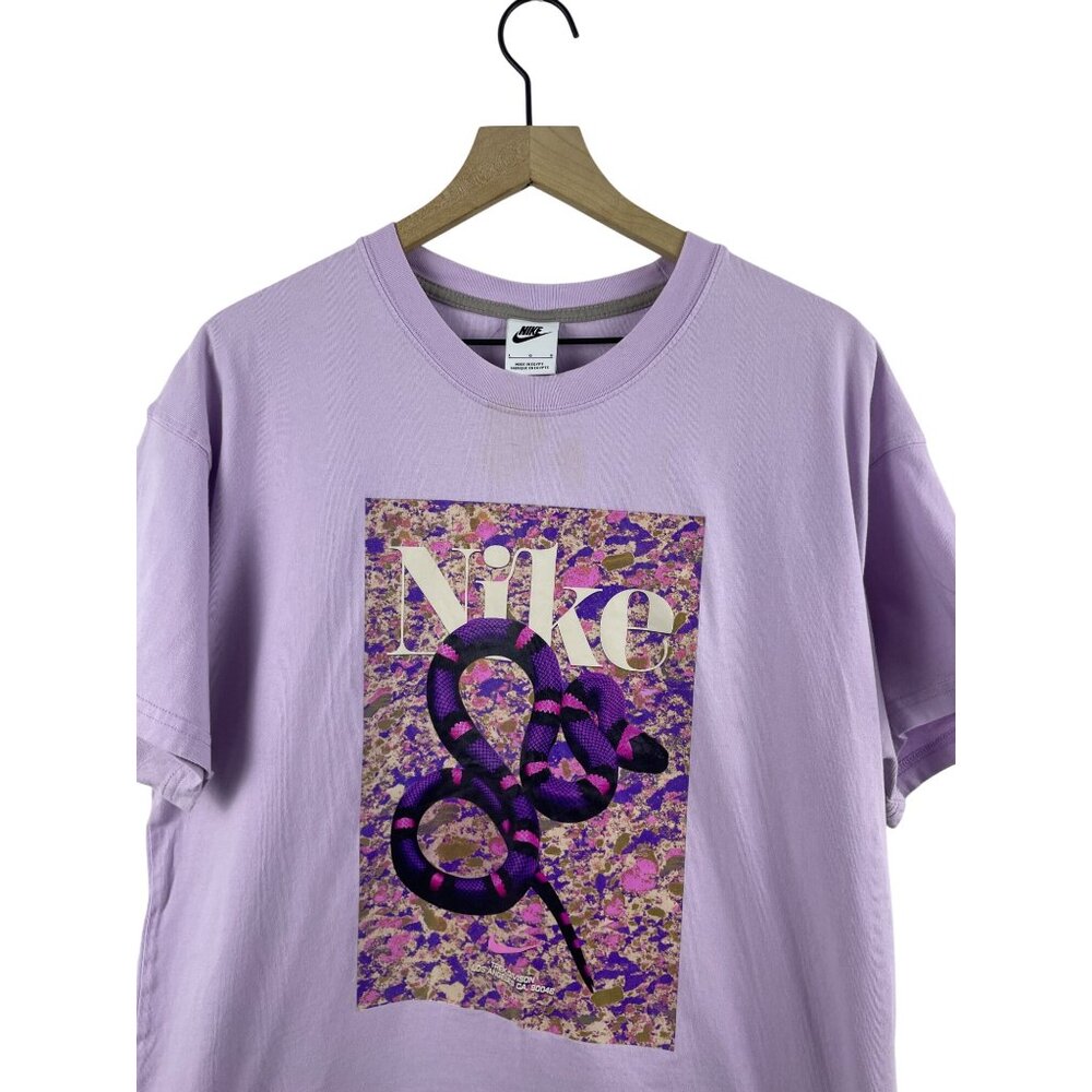 Nike Men's Large Trek Division Snake Pastel Purple Short Sleeve Graphic T-Shirt - Picture 3 of 10